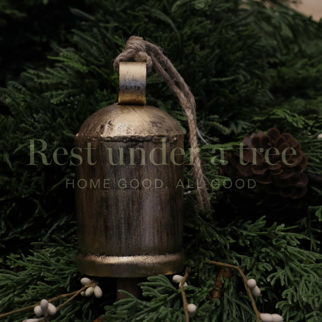 Campana Dorada con Moño Beige R.U.T. – 12CM