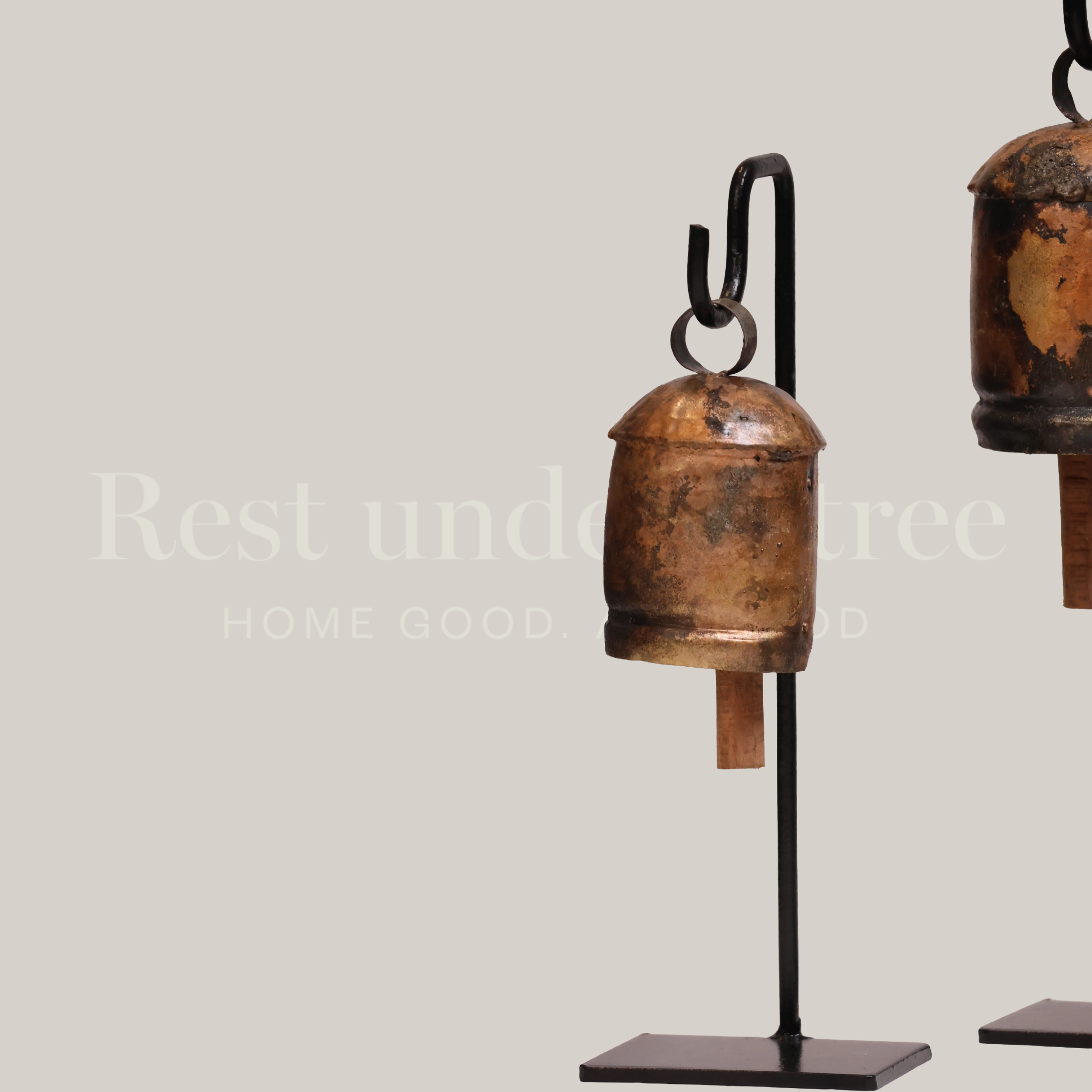 Set de 3 Campanas de Metal Avejentado R.U.T. – Dorado Bronce