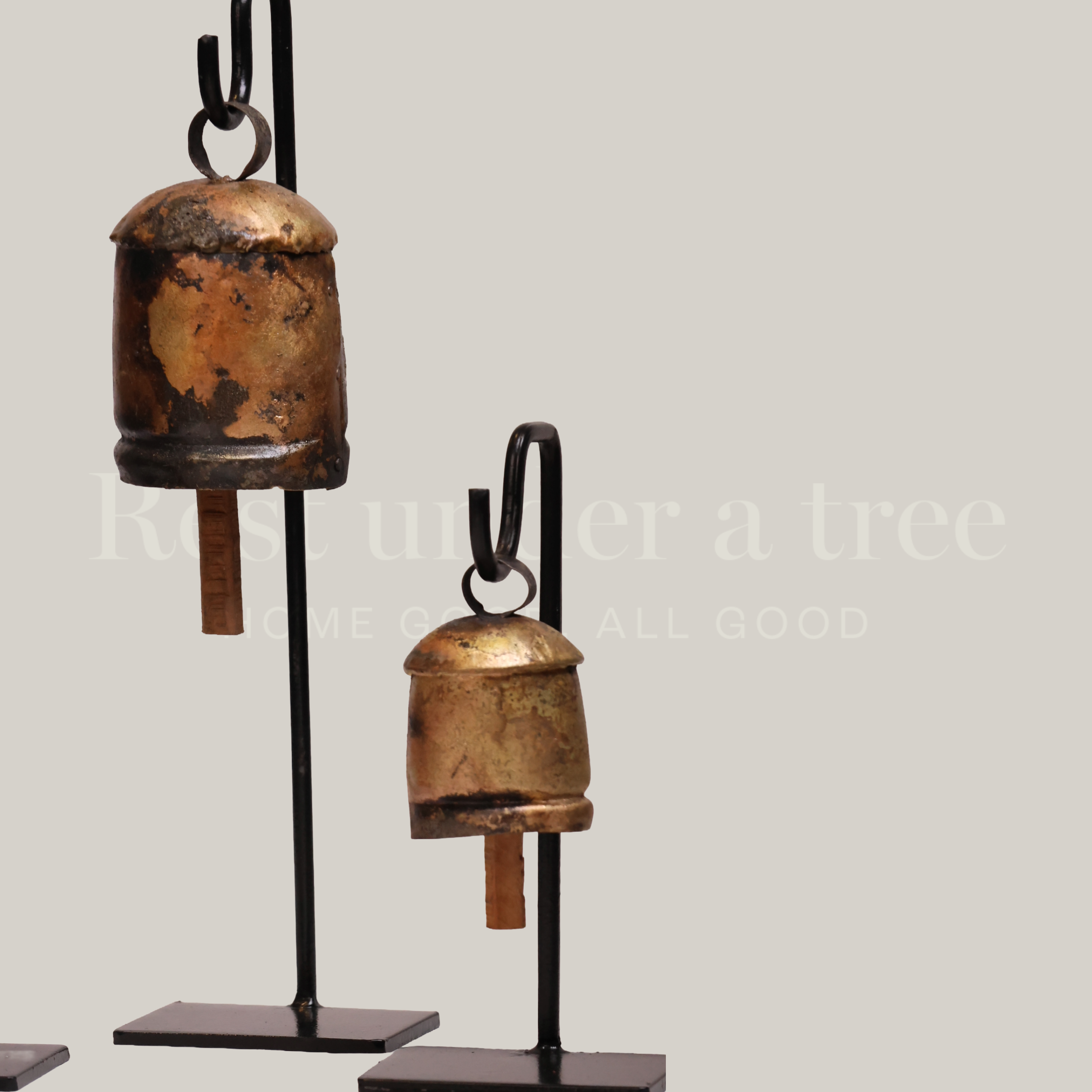 Set de 3 Campanas de Metal Avejentado R.U.T. – Dorado Bronce