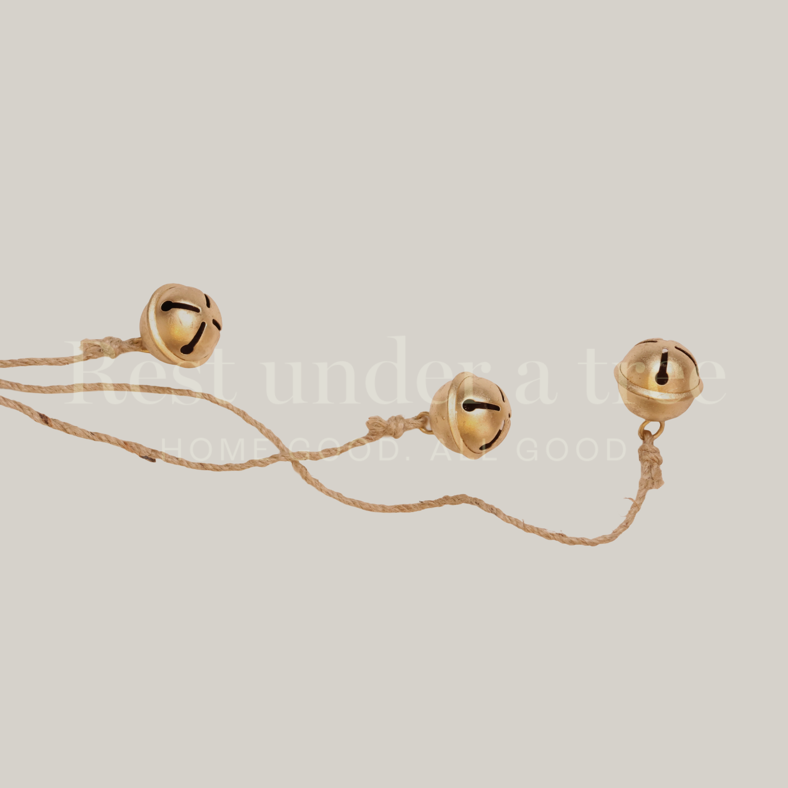3 Campanas Dorada con Cuerda de Yute – 54 cm