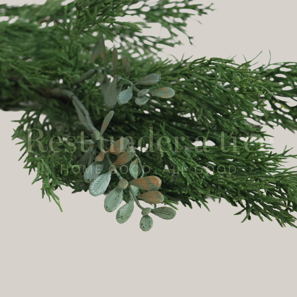 Guirnalda de Pino, Olivo y Berries con oro R.U.T. – 180CM