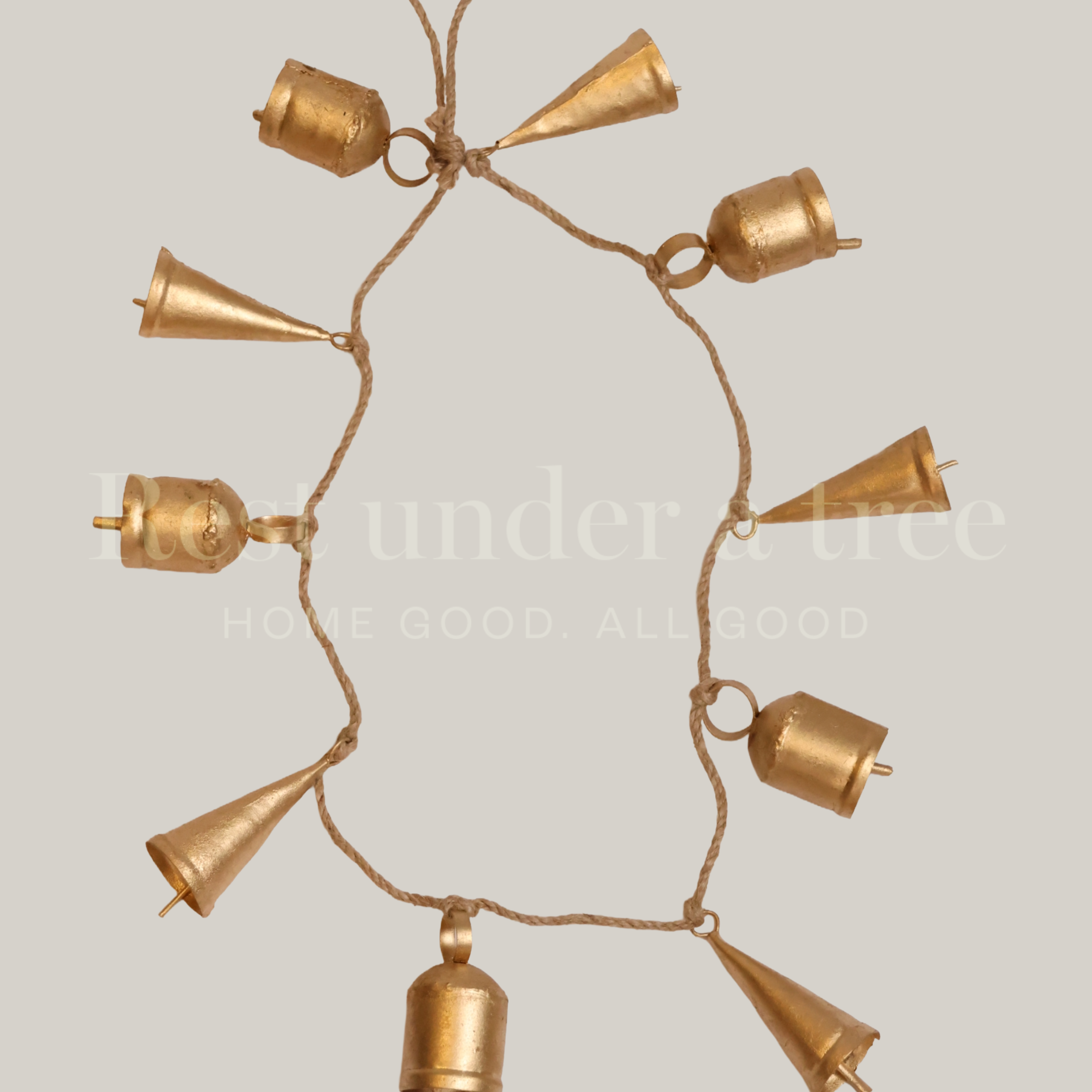 Ramo de Campanas Doradas R.U.T. – 70CM de Calma y Elegancia