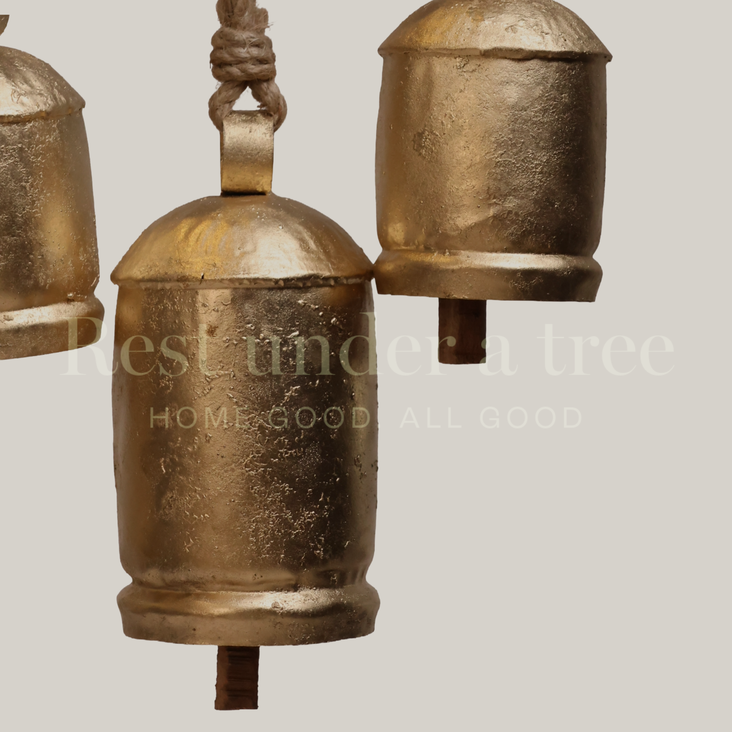 Set de 3 Campanas Doradas R.U.T. – Tradición y Luz